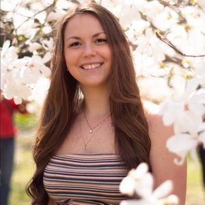 Meet your Posher, Julia